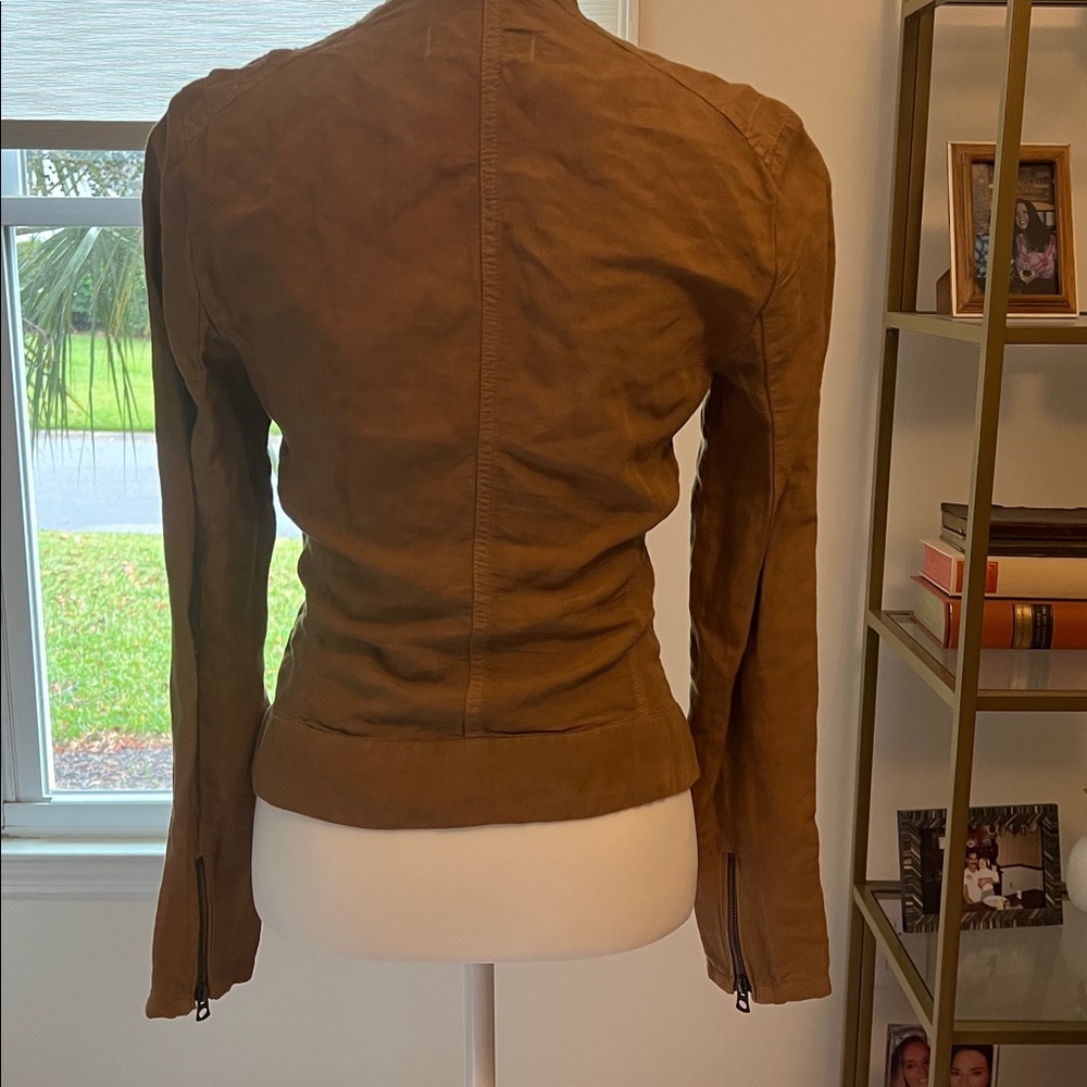 Lightweight Jacket 🧥 - Picture 8 of 11